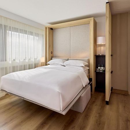 Sheraton Frankfurt Airport Hotel & Conference Center Frankfurt am Main Ngoại thất bức ảnh